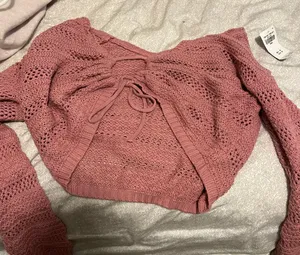 Hollister crop top thumbnail 1