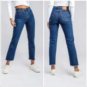 Levi’s Premium Wedgie‎ Straight Button Fly High Rise Raw Hem Crop Denim Jeans thumbnail 2