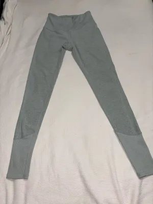 Alo Yoga Leggings thumbnail 1