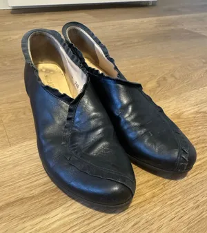 Giraudon New York Black Leather Ruffle Slip-On Shoes EU 39.5 Portugal thumbnail 1