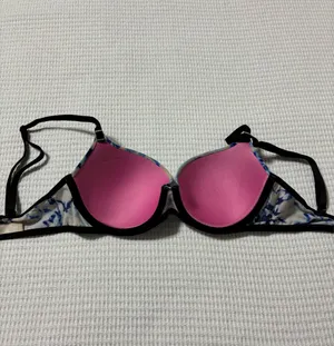 Victoria's Secret Bra thumbnail 4
