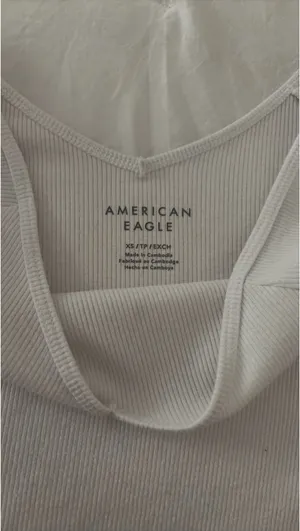 American Eagle white v-neck top thumbnail 2