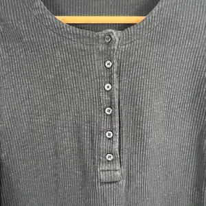 Levi’s ribbed henley top   thumbnail 4