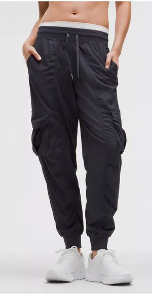 (E-576) lululemon athletica Black Cargo Joggers with Drawstring Waist thumbnail 1