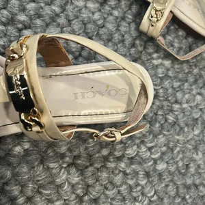 Coach White Leather Thong Sandal Size 39.5 thumbnail 8