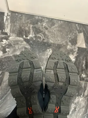 On Cloud Shoes thumbnail 9