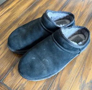 UGG Slippers thumbnail 1