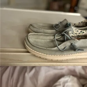 Hey Dude size 7 loafers thumbnail 4