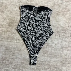 Nasty Gal Women 4 Floral Textured Black Cut out One Piece Swimsuit Strapless New thumbnail 5