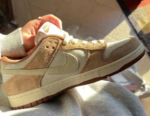 Nike Dunks thumbnail 2