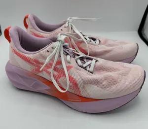 ASICS Novablast 5 Women's Size 9.5 White Coral Reef Running Shoes 1012B766 thumbnail 1