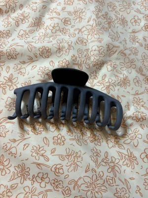 Boutique Hair Clip thumbnail 4