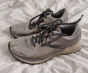 Brooks Adrenaline GTS Running Shoes Women’s Size 9 thumbnail 1