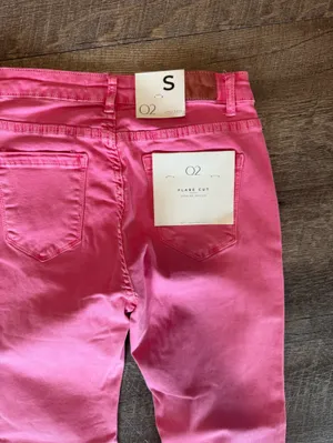 NWT Q2 Premium Denim Pink Flare Cut Jeans Size 2 thumbnail 6