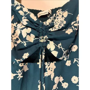 Abercrombie Dark Green Cream Floral Cutout Long Sleeve Smock Back Crop Top L thumbnail 4
