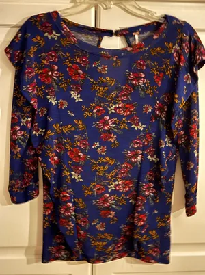 Free People Blue Floral Open‎ Back 3/4 Sleeve Knit Top Small Boho Keyhole Blouse thumbnail 1