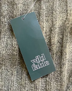 NWT Wild Fable sage green cropped sweater Size L thumbnail 4