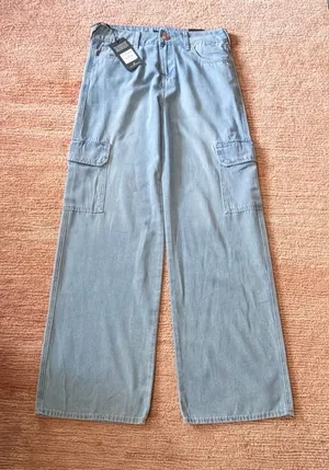 True Religion Bobby Baggy Cargo Jeans Size 26 Ultra Light Wash NWT thumbnail 1
