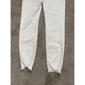 Kancan Womens White High Rise Button Fly Skinny Jeans Raw Hem Denim, sz 7/27 thumbnail 4