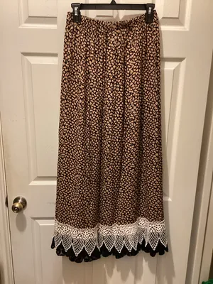 Women's Brown Floral Maxi Skirt with Lace Trim thumbnail 4