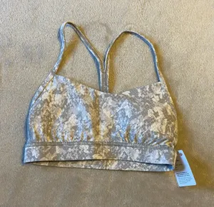 Lululemon thumbnail 1