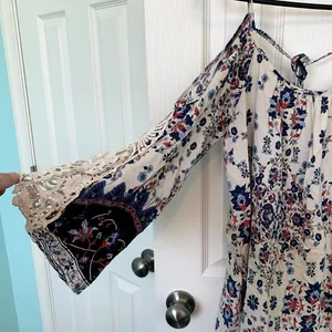 Altar'd State White‎ Blue Floral Cold Shoulder Dress Women's Size XS thumbnail 2