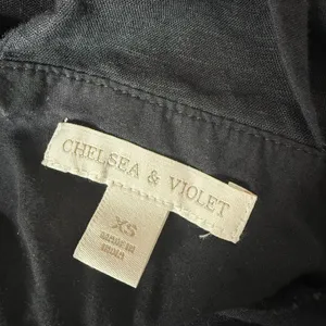 Chelsea & Violet Black Linen Blend Tiered Dress XS Open Back Puff Sleeve Mini thumbnail 7