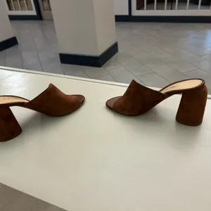 Caparros Heels Chestnut Suede Women's Mules-made in Italy 38 1/2Vero Cuoio 81/2 thumbnail 3