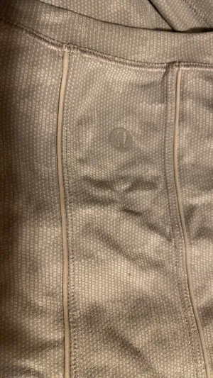 Lululemon T-Shirt thumbnail 2