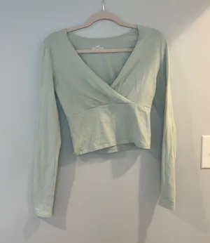 hollister light green long sleeve size medium thumbnail 1