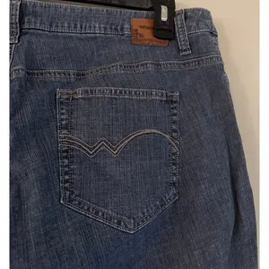 Wrangler Bootcut Blue Rinsed Distressed Denim Jeans Women’s 18 Long Loose stitch thumbnail 6