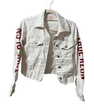 True Religion Fashion trucker with‎ Red Logo on Sleeves Sz XS White Jean Jacket thumbnail 1