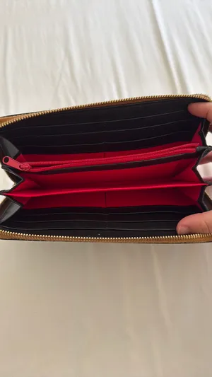 Dooney & Bourke black leather wallet. thumbnail 3