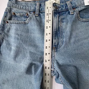 Abercrombie & Fitch The Baggy Low Rise Jeans Womens 27 4S Light Wash Blue NWT thumbnail 6
