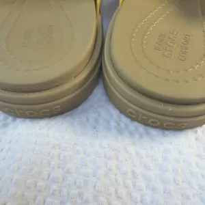 WOMEN'S CROCS TULUM TOE POST SANDALS Canary Tan W9 thumbnail 5