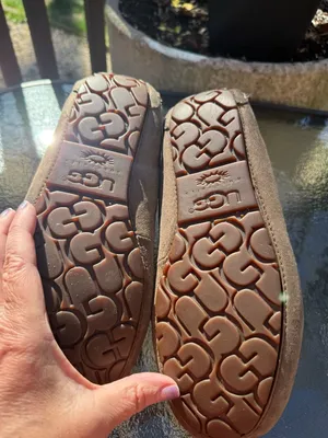 UGG Australia Dakota Brown Sheepskin Moccasin Slippers Shoes Women Size 9 thumbnail 4
