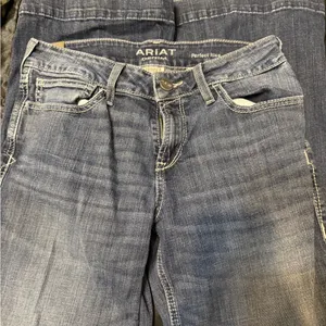 Ariat Women's Boot Cut Jeans in Classic Blue thumbnail 2