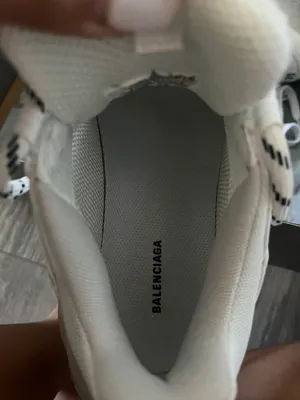Balenciaga Triple S Sneaker thumbnail 8