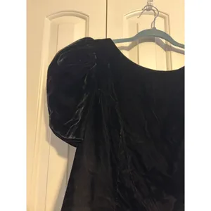 Vintage 1980s Black Velvet Evening Gown Puff Sleeve Ruffle‎ Skirt Formal Dress thumbnail 5