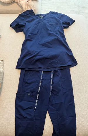 MedCouture Scrubs thumbnail 1
