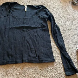 Free people‎ large black blouse thumbnail 3
