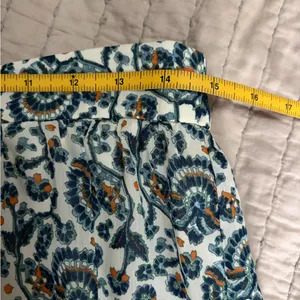 J.‎ Crew Floral Patterned Skirt Size Small EUC thumbnail 2