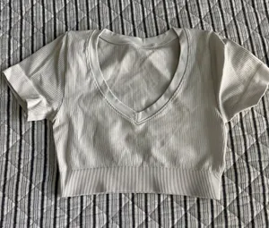 Amazon White ribbed athletic top thumbnail 1