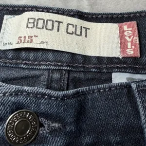 Levis 515 Womens Size 14 Long Bootcut Jeans Dark Wash Stretch Denim Blue Casual thumbnail 5