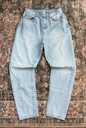 BDG Urban Outfitters Light Wash Mom Jeans High Waist Straight Leg W28 thumbnail 1