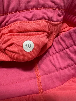 Lululemon Hotty Hot Short Flash Light 2.5” Size 10 thumbnail 11