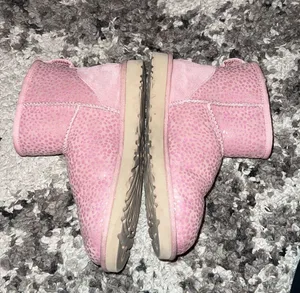 UGG Sz 7 thumbnail 2