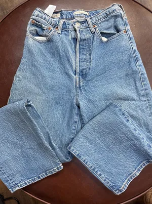 Levi's Premium Ribcage Straight Ankle Jeans - Vintage Wash - Size 27 in Blue thumbnail 1