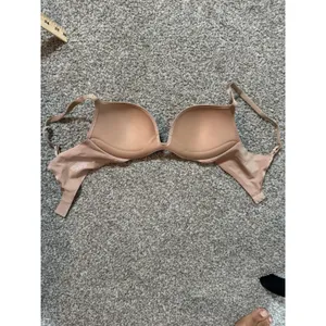 Victoria's Secret Plunge Bra 32D Tan Nude Padded Underwire thumbnail 4