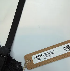 NWT Skims Fits Everybody Lace Unlined Scoop Bra thumbnail 5
